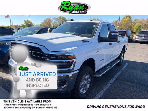 Bright White Clearcoat 2026 RAM 2500 Big Horn Crew Cab 4x4 6'4' Box