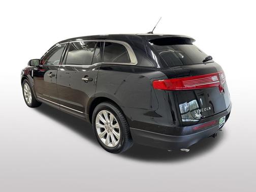 2017 Lincoln MKT Elite