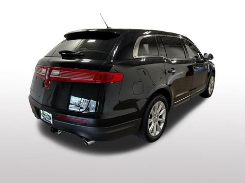 2017 Lincoln MKT Elite