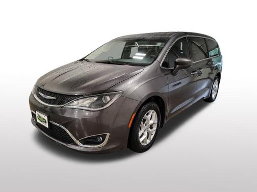 Granite Crystal Metallic Clearcoat 2018 Chrysler Pacifica Touring Plus