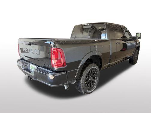 Diamond Black Crystal Pearlcoat 2027 RAM 3500 Limited