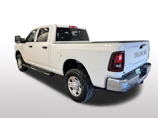 2026 RAM 2500 Tradesman Crew Cab 4x4 6'4' Box