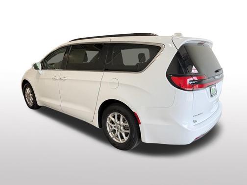 Bright White Clearcoat 2022 Chrysler Pacifica Touring L