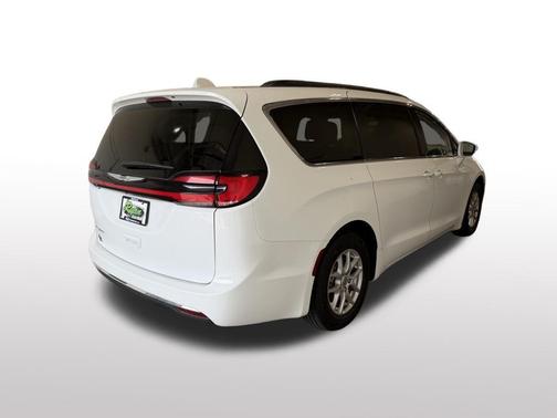 Bright White Clearcoat 2022 Chrysler Pacifica Touring L