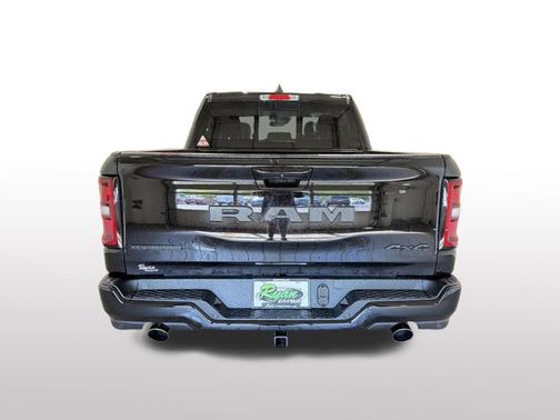 Diamond Black Crystal Pearlcoat 2026 RAM 1500 Big Horn/Lone Star