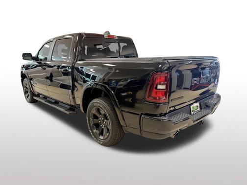 Diamond Black Crystal Pearlcoat 2026 RAM 1500 Big Horn
