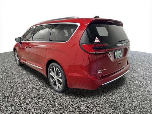 2025 Chrysler Pacifica L