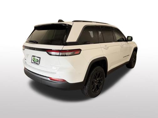 2026 Jeep Grand Cherokee Altitude