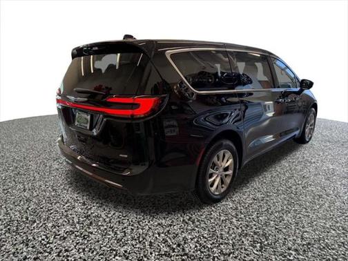 2025 Chrysler Pacifica L