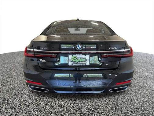 2022 BMW 750 i xDrive