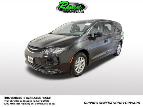 Brilliant Black Crystal Pearlcoat 2017 Chrysler Pacifica Touring