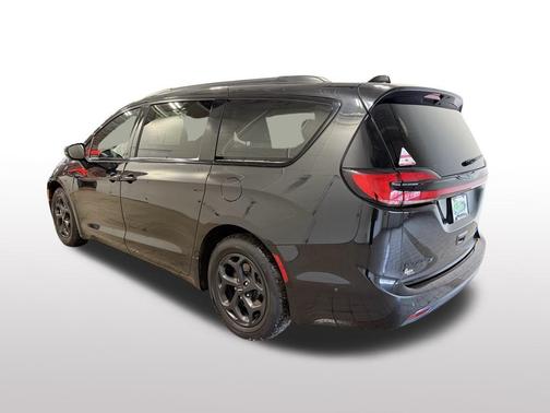 2024 Chrysler Pacifica Hybrid Premium S Appearance Pkg
