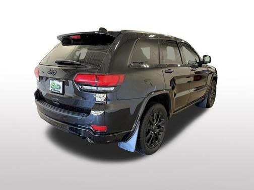 Diamond Black Crystal Pearlcoat 2020 Jeep Grand Cherokee Altitude