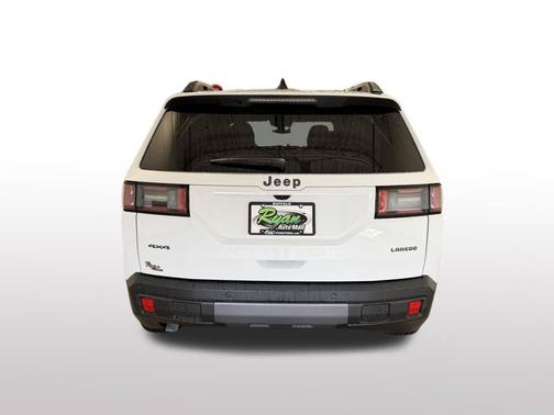 Bright White Clearcoat 2026 Jeep Cherokee Laredo