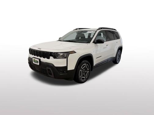 Bright White Clearcoat 2026 Jeep Cherokee Laredo