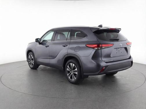 2025 Toyota Highlander Hybrid XLE