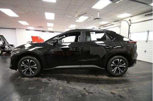 2025 Toyota bZ4X XLE