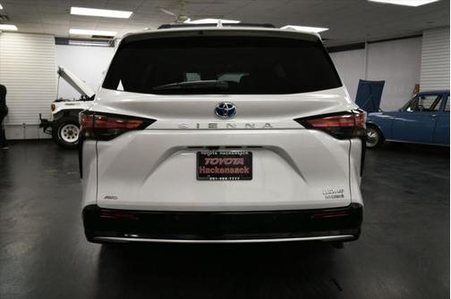 2024 Toyota Sienna Limited 7-Passenger