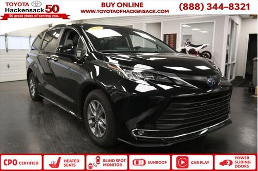 2023 Toyota Sienna XLE 8 Passenger