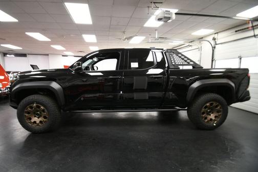 2025 Toyota Tacoma Hybrid Trailhunter