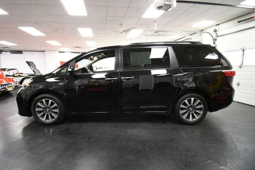 2018 Toyota Sienna Limited Premium
