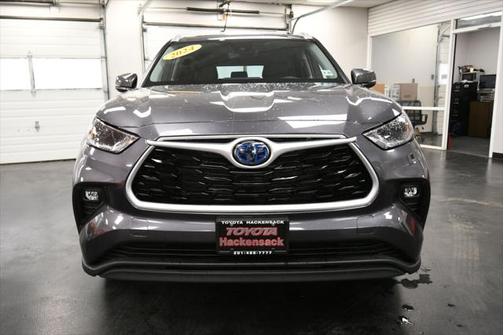 2024 Toyota Highlander Hybrid XLE