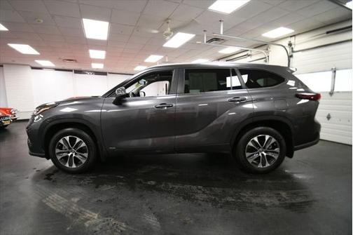2024 Toyota Highlander Hybrid XLE