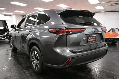 2024 Toyota Highlander Hybrid XLE
