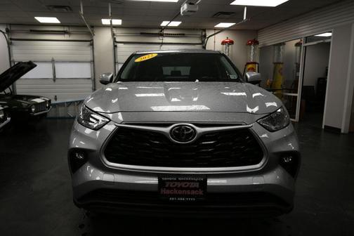 2022 Toyota Highlander LE