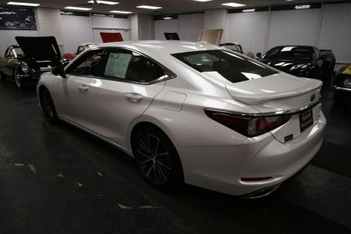 2025 Lexus ES 350 Base