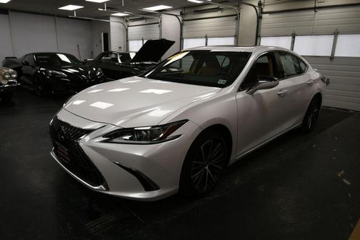 2025 Lexus ES 350 Base