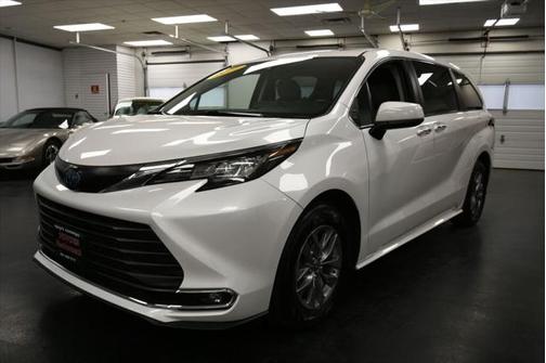 2021 Toyota Sienna XLE