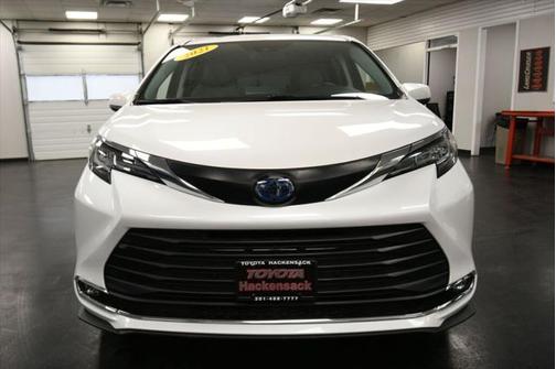2021 Toyota Sienna XLE
