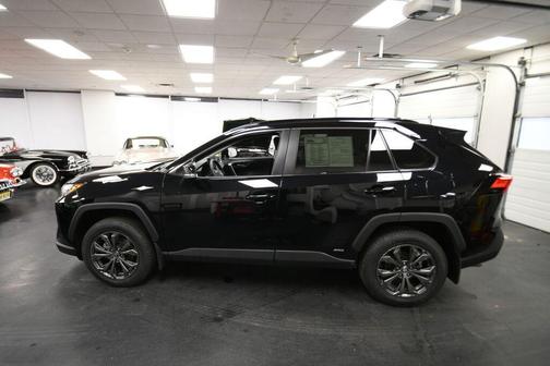 2022 Toyota RAV4 Hybrid XLE Premium