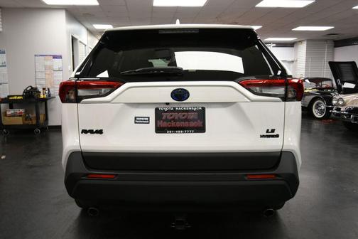 2022 Toyota RAV4 Hybrid LE
