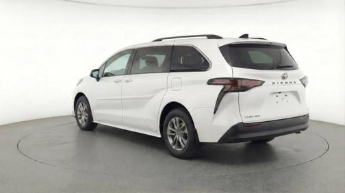 2026 Toyota Sienna LE