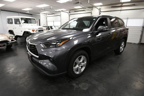 2024 Toyota Highlander LE