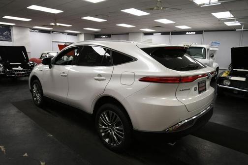 Blizzard Pearl 2021 Toyota Venza XLE