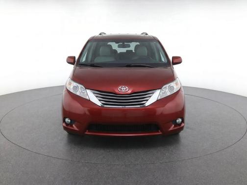Salsa Red Pearl 2017 Toyota Sienna XLE