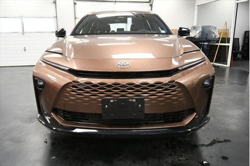 2025 Toyota Crown Signia XLE