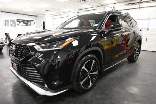 2022 Toyota Highlander XSE