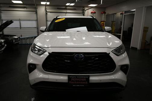 2021 Toyota Highlander Hybrid Platinum
