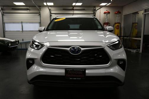 2022 Toyota Highlander Hybrid XLE