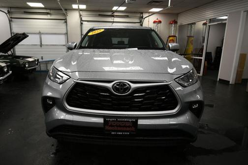 2025 Toyota Highlander LE
