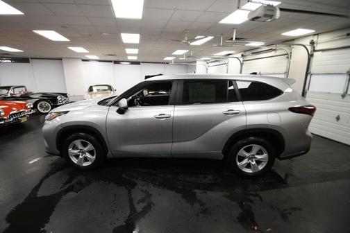 2025 Toyota Highlander LE