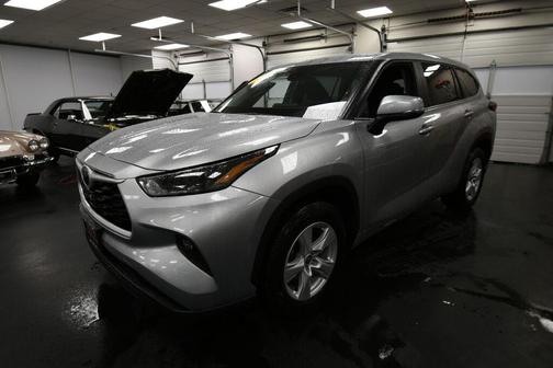 2025 Toyota Highlander LE