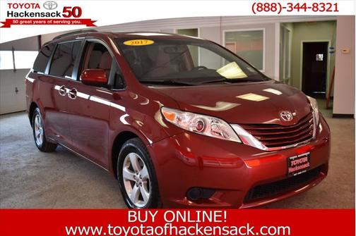 2017 Toyota Sienna LE