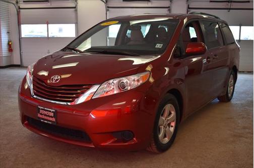 2017 Toyota Sienna LE