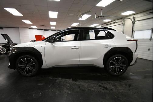 2025 Toyota bZ4X Limited