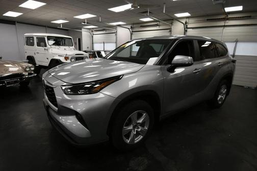 2024 Toyota Highlander LE